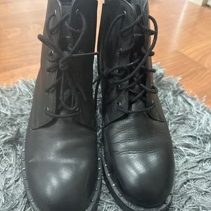 Ancle boots